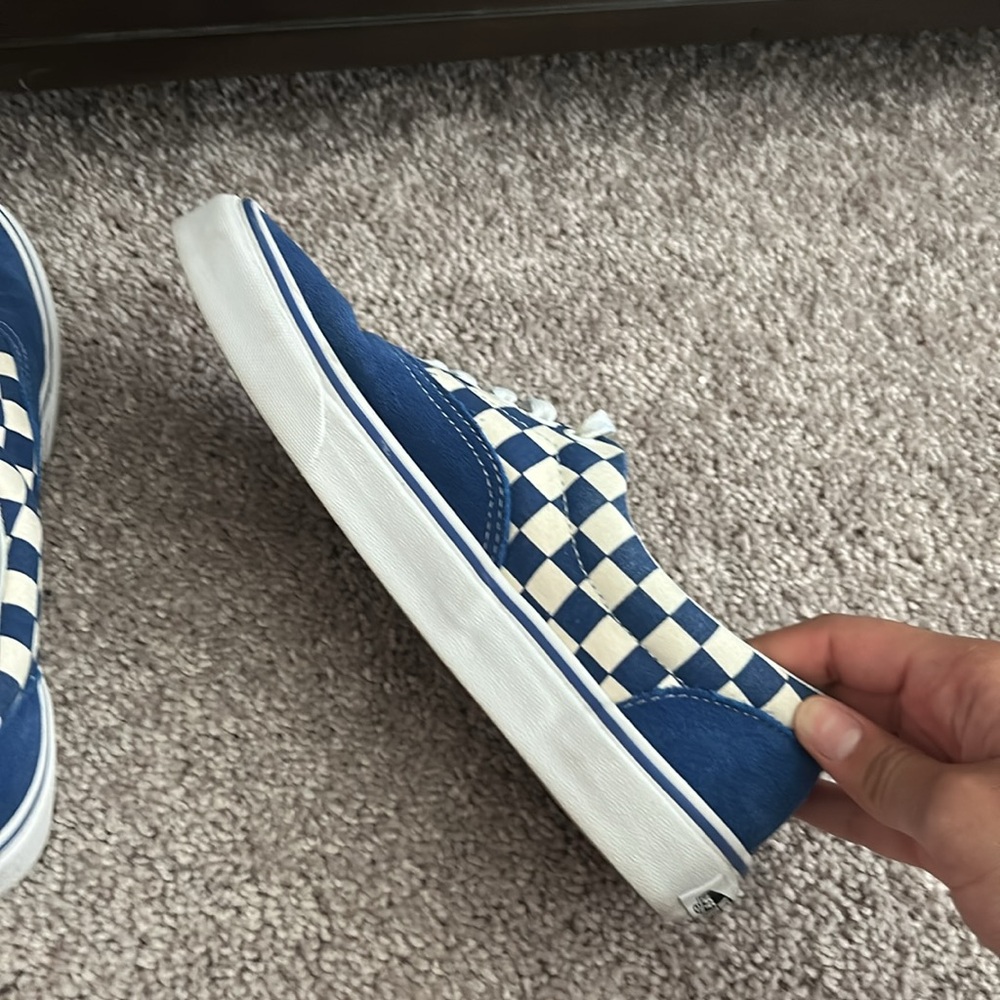 Vans - Picture 9 of 10